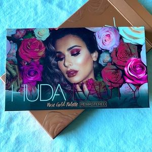 Huda Beauty Rose gold Remastered